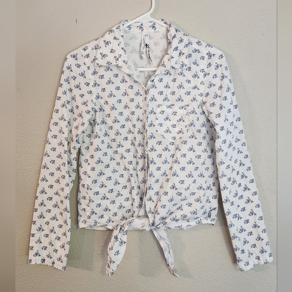 Seven7 Women's Button Up Tie Front Blouse Size XS